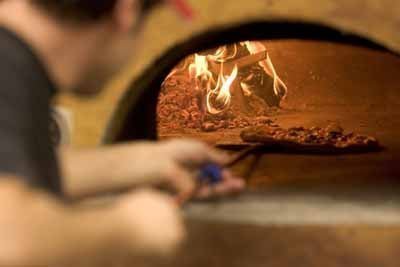 How Hot Do Pizza Ovens Get? A Complete Temperature Guide - Chicago Brick Oven