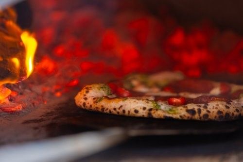 When to Take Pizza Out of the Oven: Easy Signs Your Pizza Is Perfectly Cooked - Chicago Brick Oven
